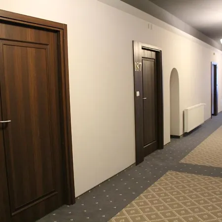 Nowe Lazienki Mineralne *